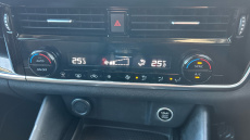 Nissan Qashqai 1.3 DiG-T MH N-Connecta 5dr Petrol Hatchback